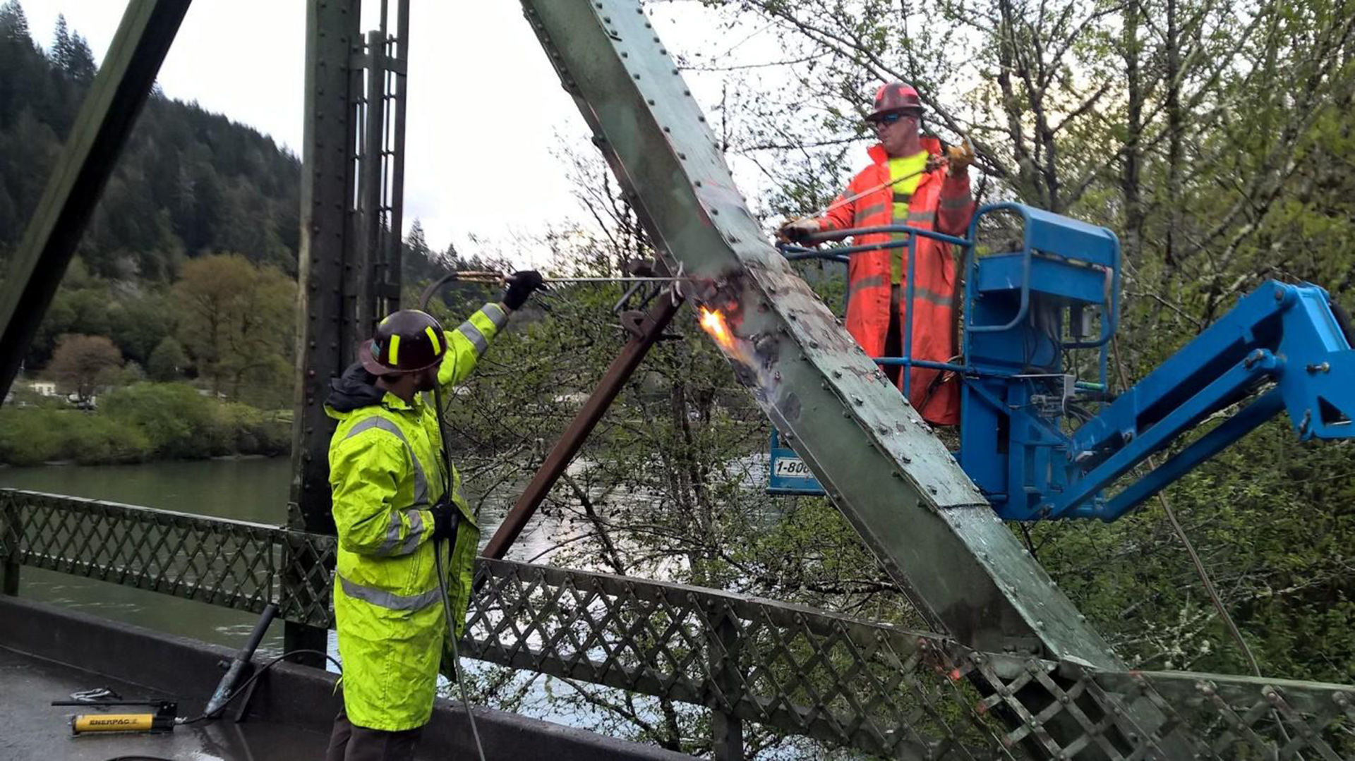 Scottsburg Bridge repair